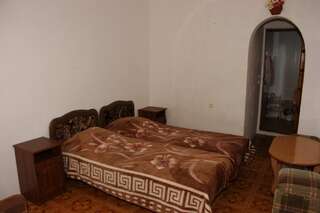 Гостиница Morskoy Guest House Адлер Бюджетный двухместный номер с 2 отдельными кроватями-3